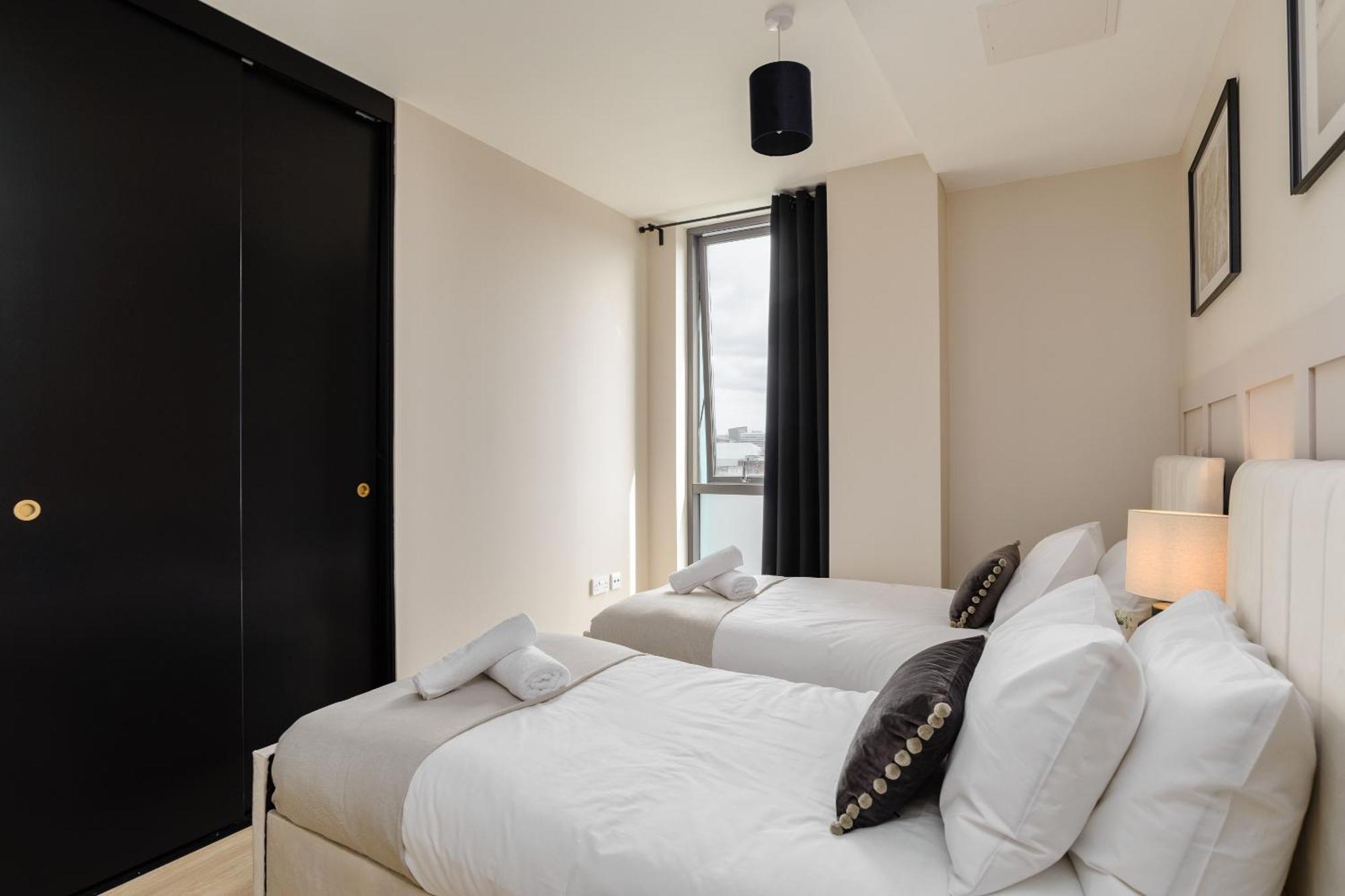 Premium Apartment - Allocated Parking - Great Location Plymouth Eksteriør bilde